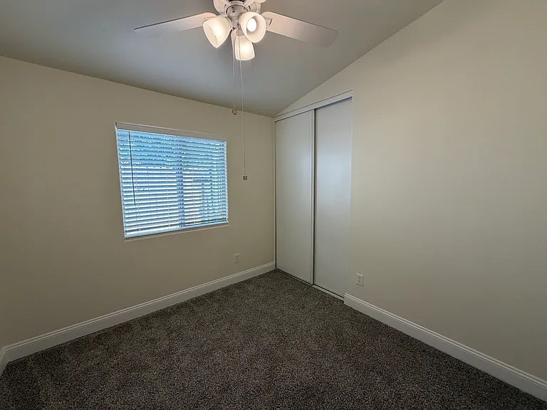 8319 Hemlock Ct — Photo 22