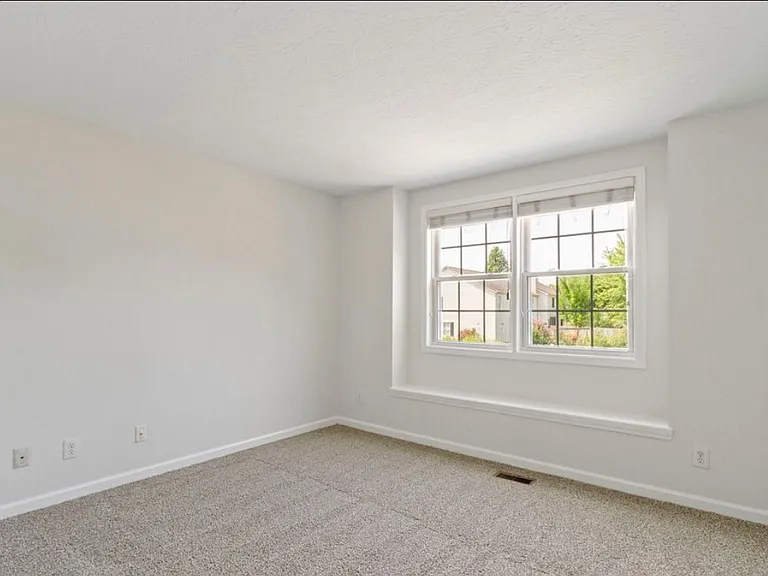 10411 Packard Dr — Photo 11