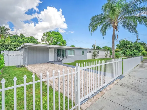 3709 SW 40th St, West Park, FL 33023