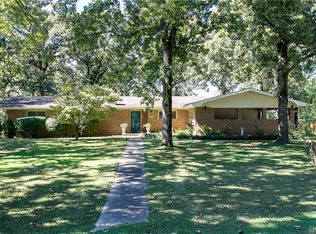 407 N Nelson Ave, Gentry, AR 72734