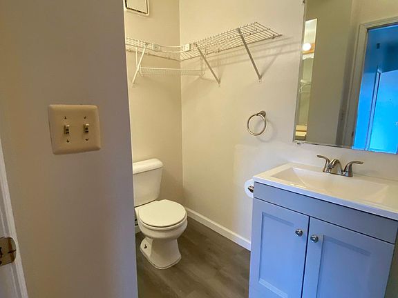 3rd image of 207 W Cross St