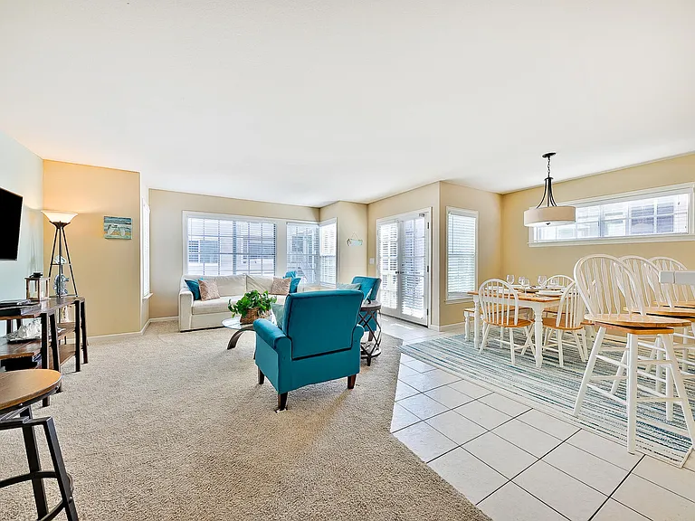 722 Isthmus Ct — Photo 11
