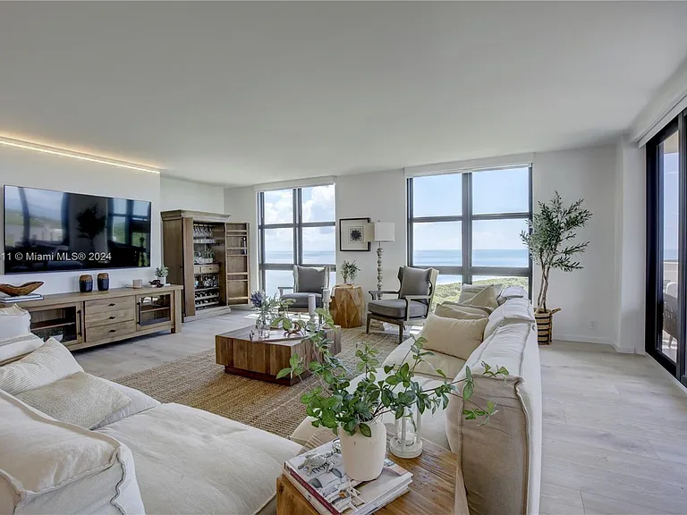 1121 Crandon Blvd #D1201 — Photo 11