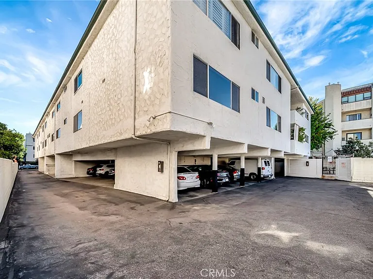 5315 Zelzah Ave #6 — Photo 31