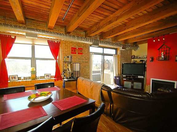 4th image of 1735 W Diversey Pkwy APT 302