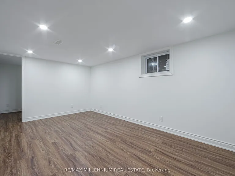 1285 Rebecca St — Photo 41