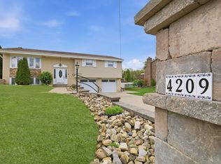 4209 Frederick Dr, New Kensington, PA 15068