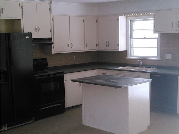 4th image of 42 Ramblewood Dr