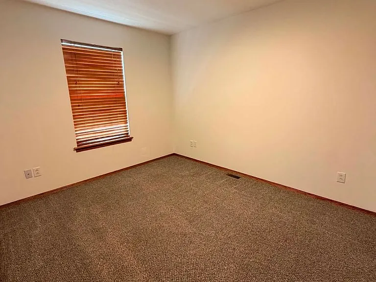 3436 S Moffet Ave — Photo 5