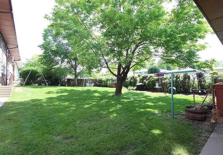 827 N Glencoe St — Photo 22
