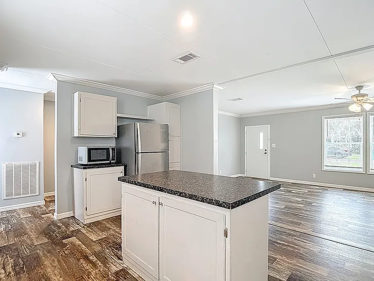 7158 Sunnyside Dr — Photo 3