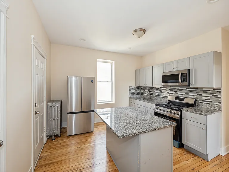 7551 S South Shore Dr #3 — Photo 2