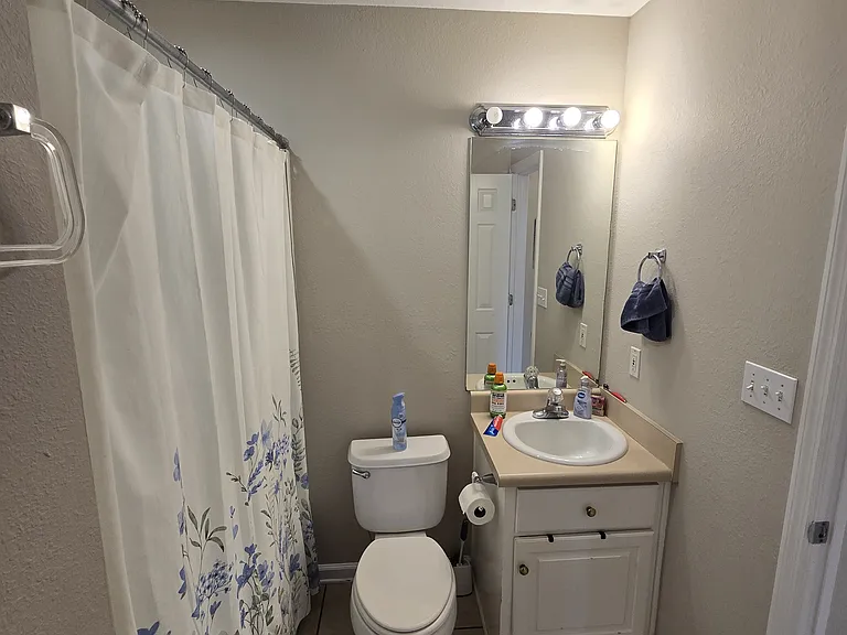 147 Williamsburg Ave — Photo 10