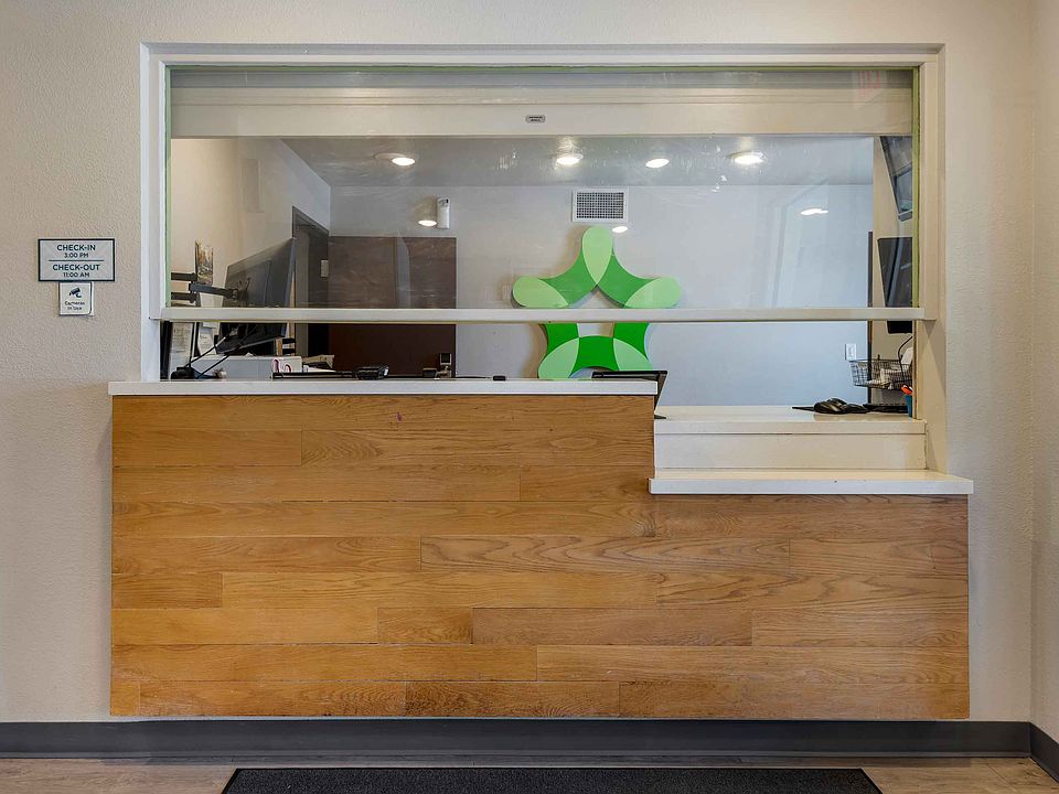 Lobby and Guest Check-in