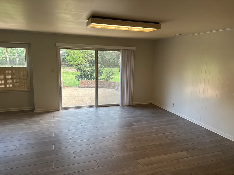 629 Zelwood Dr — Photo 3