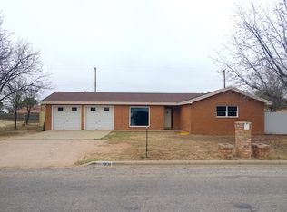 901 SW Avenue J, Seminole, TX 79360