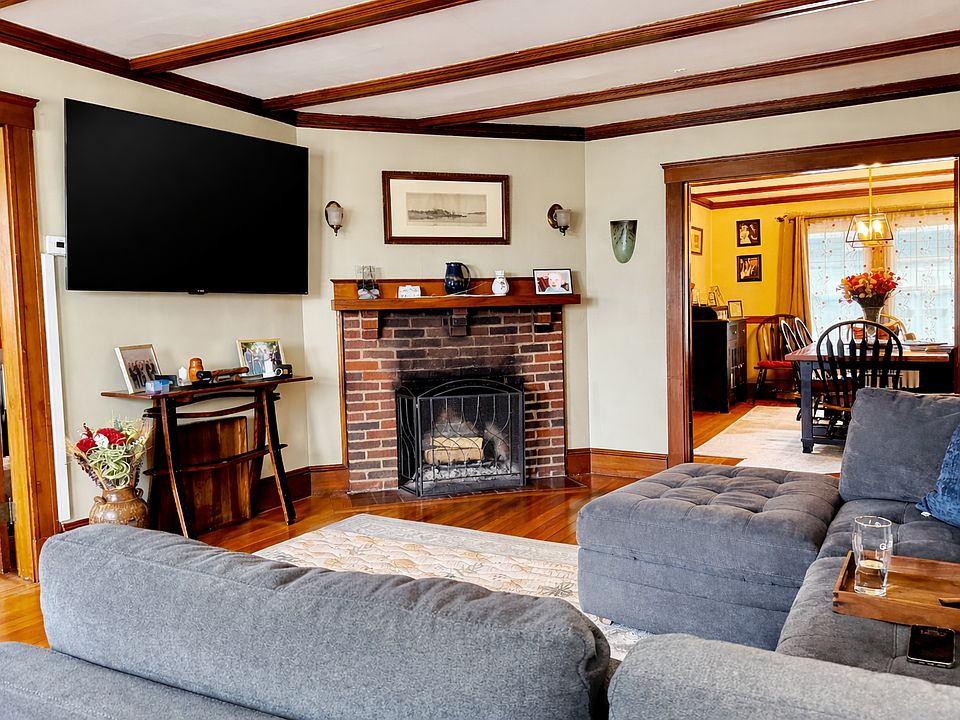 1st image of 740 Belmont St #2