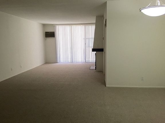 3rd image of 1419 S Bentley Ave APT 106