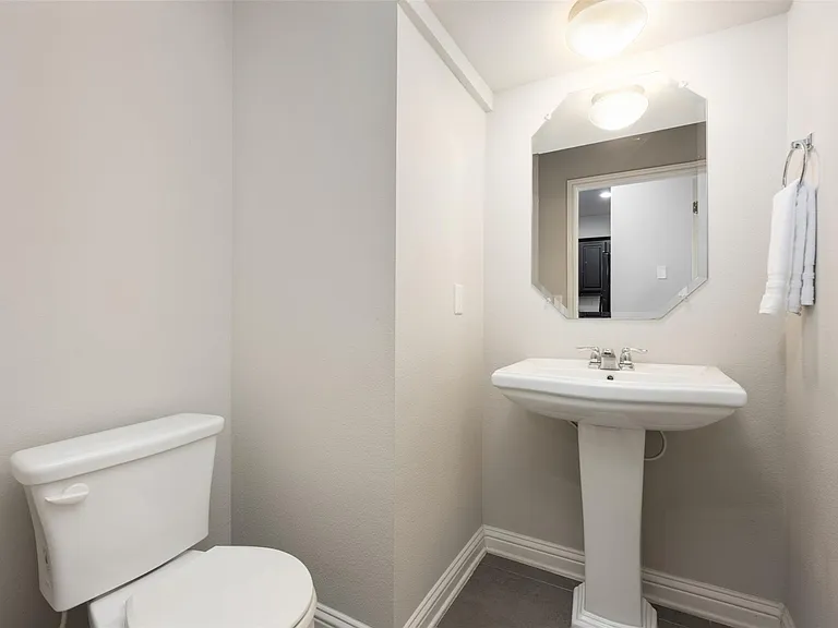 13800 Lyndhurst St #222 — Photo 27