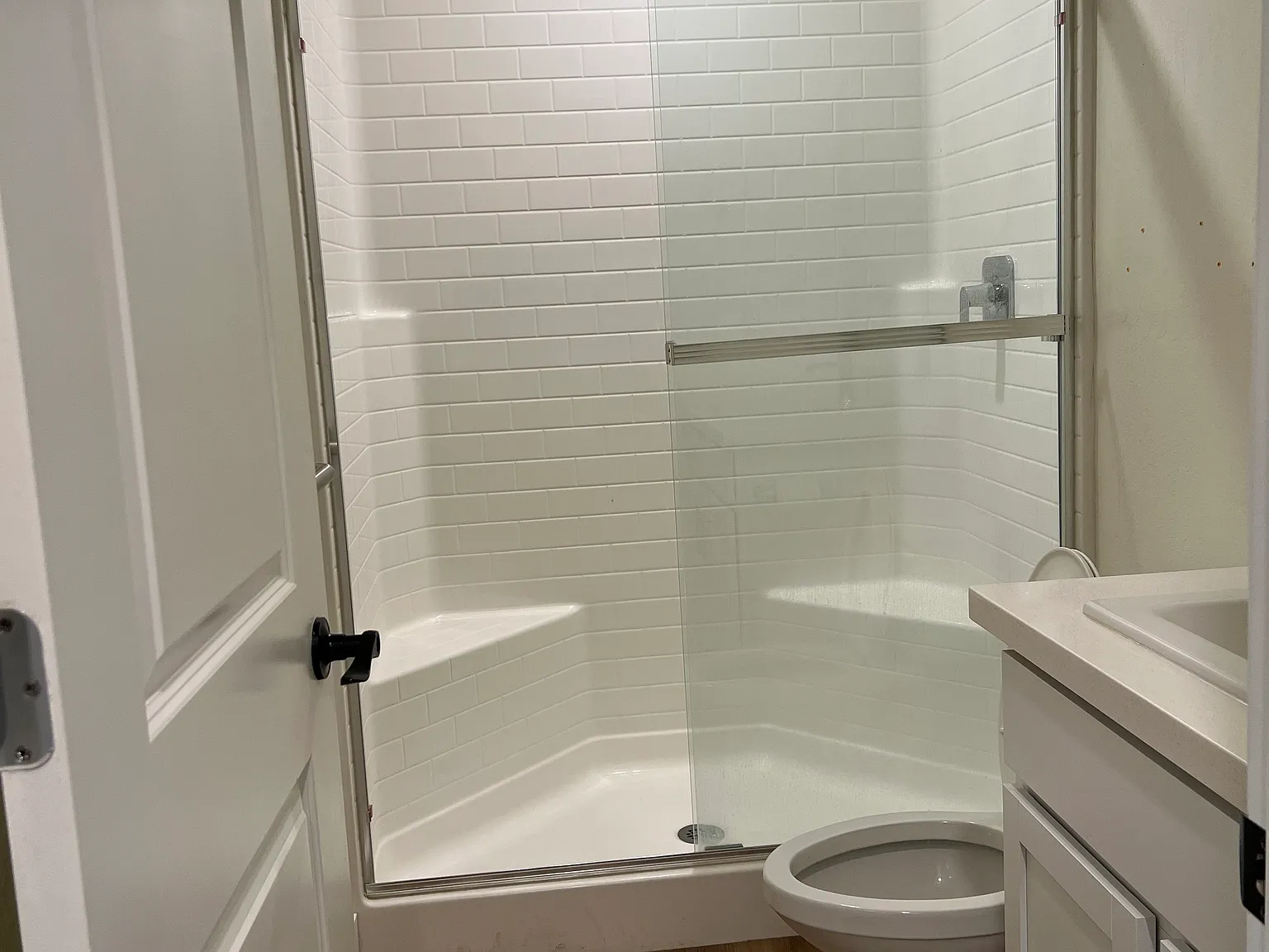 4 bed, 1884 sqft, $2,850 — Photo 3