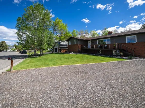 2302 Cedar Ln, Cody, WY 82414