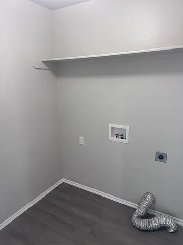 10300 Hidden Village Dr — Photo 4