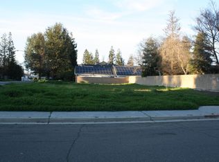 936 E Olympic Dr, Fresno, CA 93730