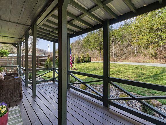 5th image of 1394 Peace In Valley Road