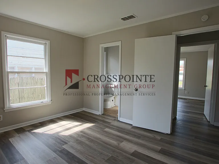1712 Redbud Ave — Photo 17