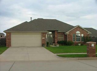 512 Chisholm Trail Way, Mustang, OK 73064