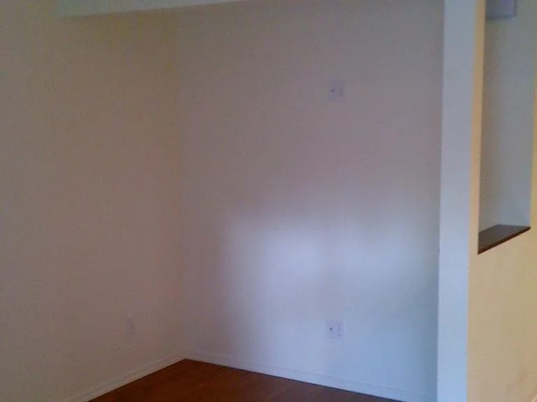 527 13th Ave SE #4 — Photo 1