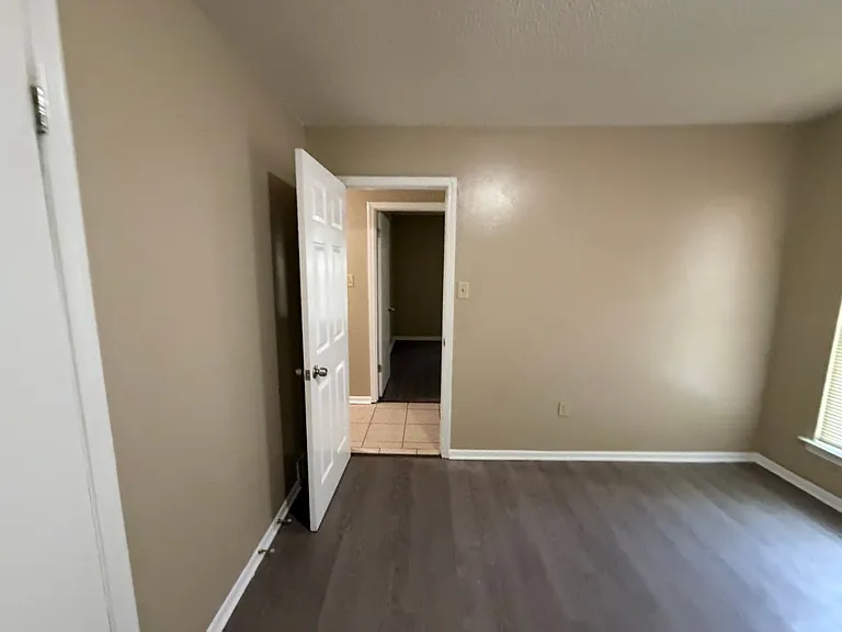 8401 Old Forge Rd — Photo 6