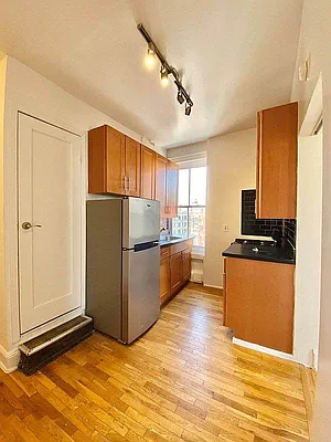 Rented by Waverly Realty Associates | media 29