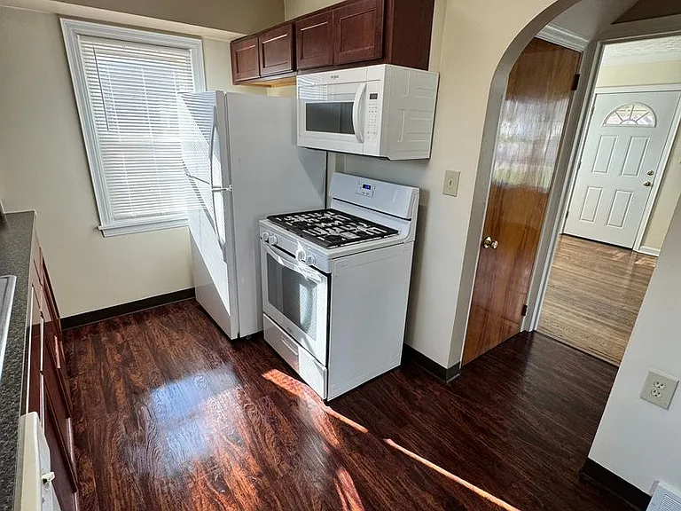 625 Churchill Rd — Photo 4