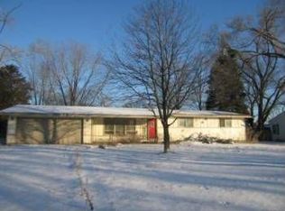 8 Weft Rd, Kankakee, IL 60901