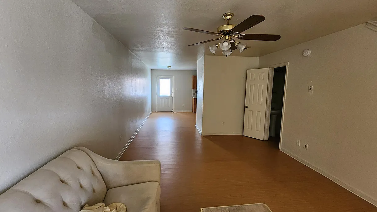 Building Photo - 2810 Cantabrian Dr #B
