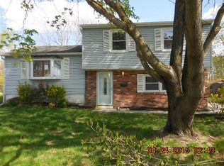 33 S Club Rd, Pine Hill, NJ 08021