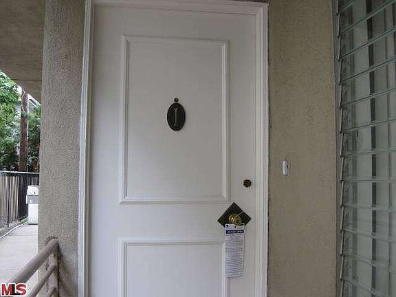 2nd image of 1037 S Shenandoah St APT 1