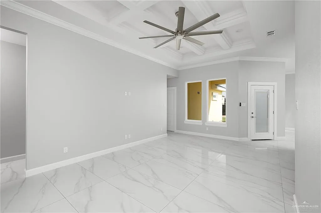 3 bed, 2.5 bath, 1650 sqft, $2,000 — Photo 2