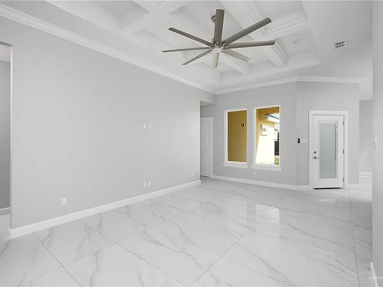 2603 E Imperial Oaks Dr — Photo 2