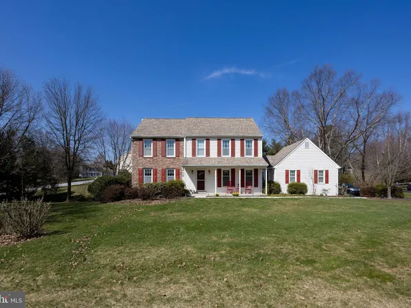 25 Canterbury Cir, Downingtown, PA 19335