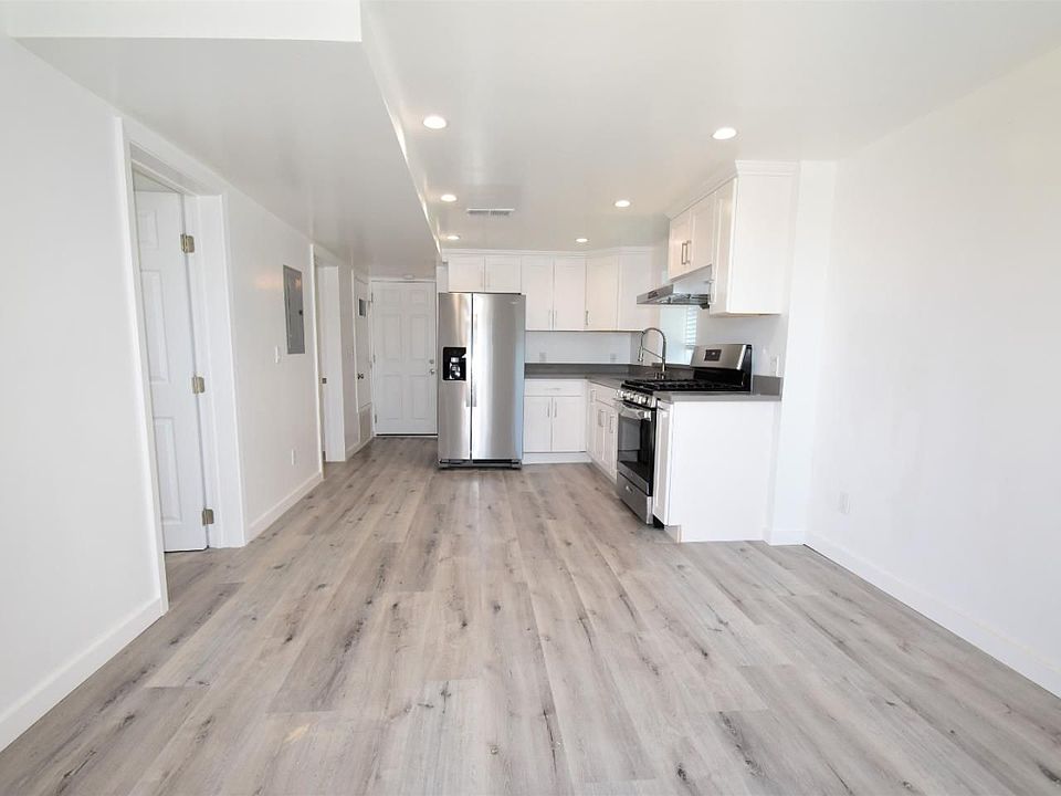1st image of 187 Camelia Dr