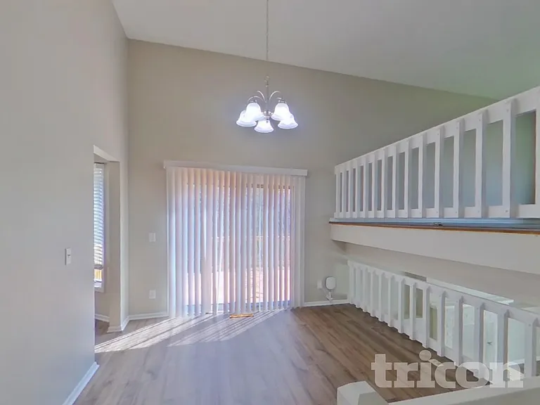 1444 Willow Creek Ln — Photo 6