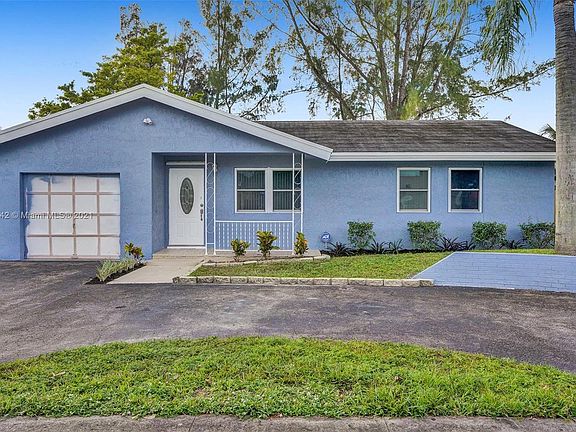 4th image of 7812 SW 8th Ct