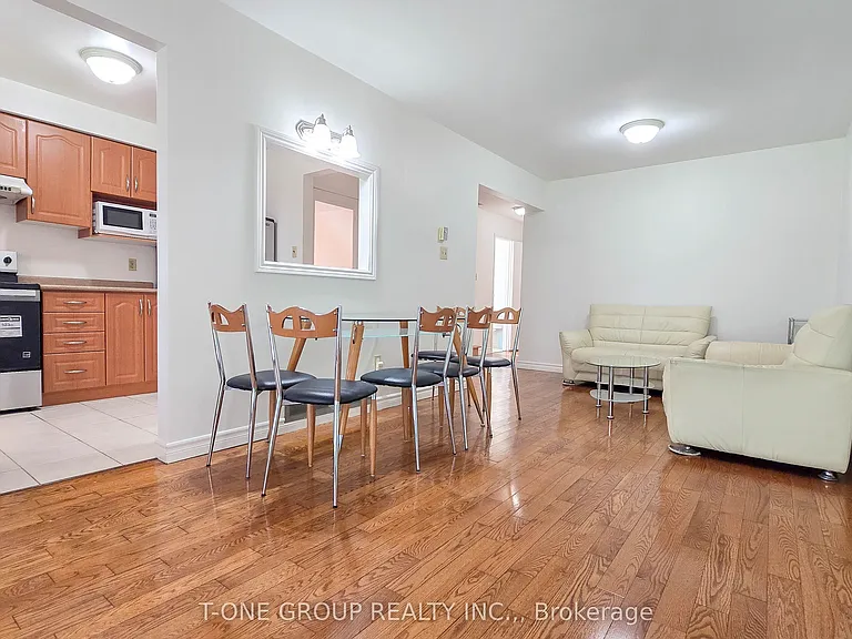 25 Duxford Cres — Photo 4
