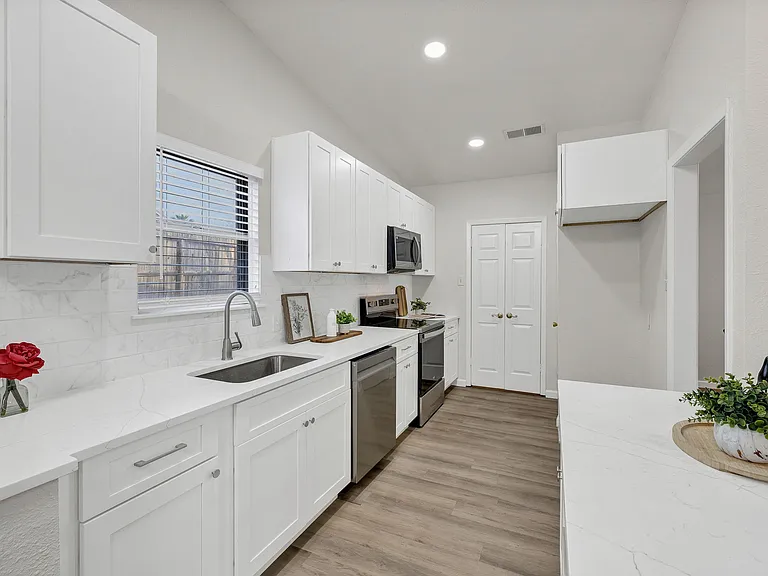 6007 E Valley Forge Ave — Photo 16