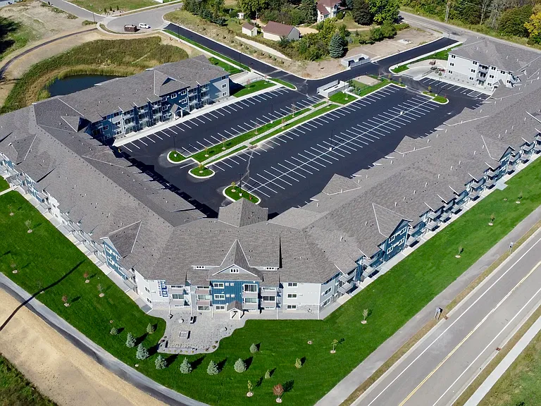 Elm Creek Commons — Photo 12