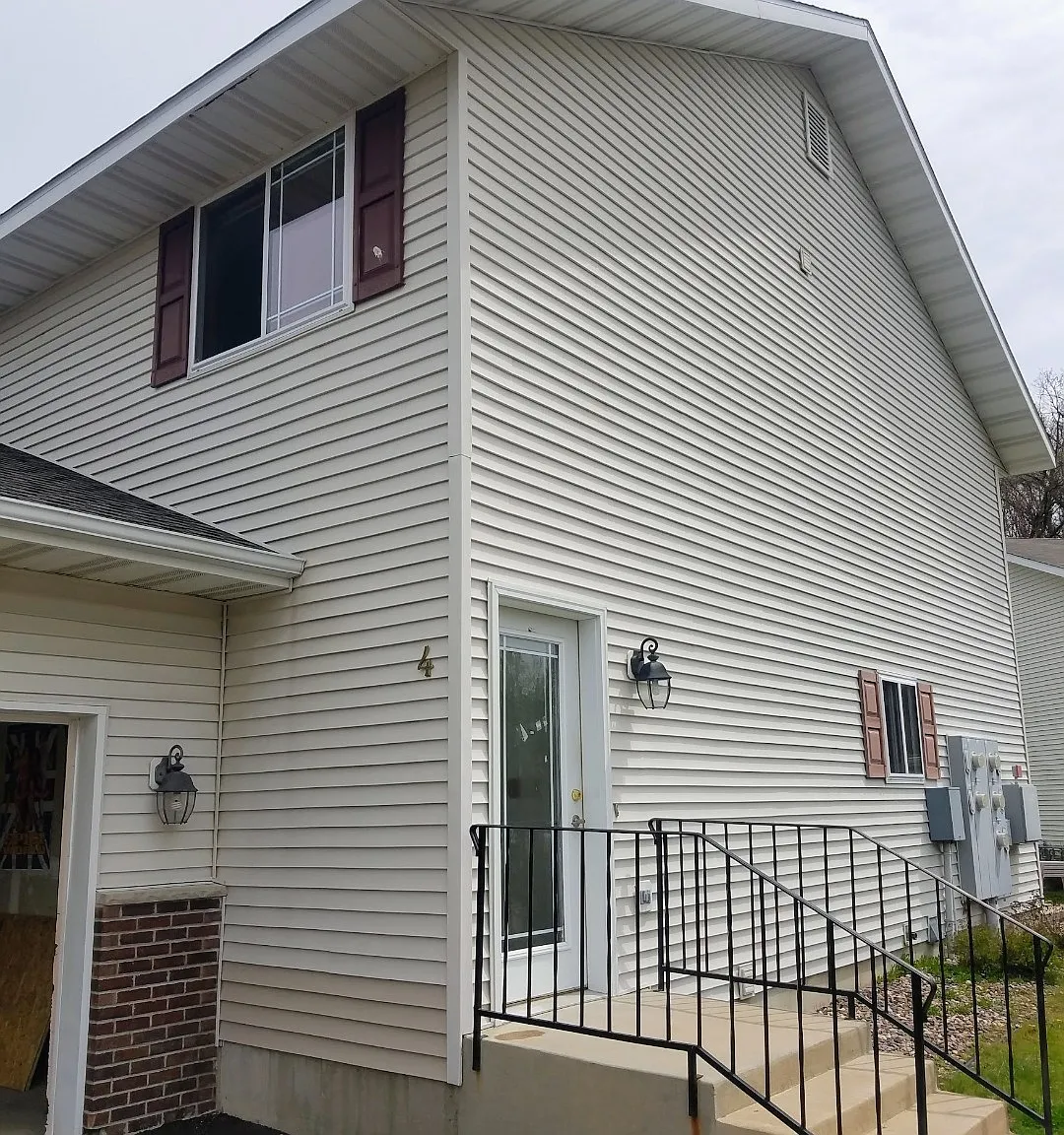 3 bed, 2100 sqft, $1,900 — Photo 2