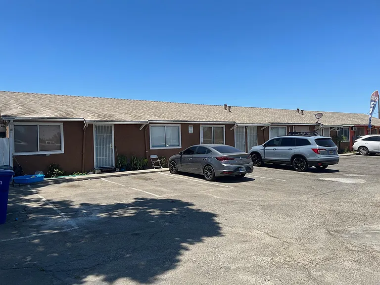 901 Zeff Rd — Photo 5