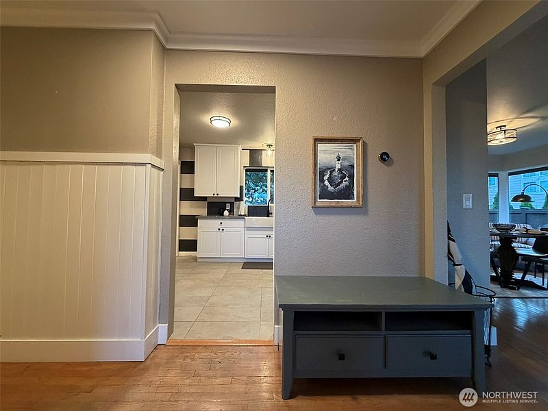 2nd image of 522 Hawthorne Street